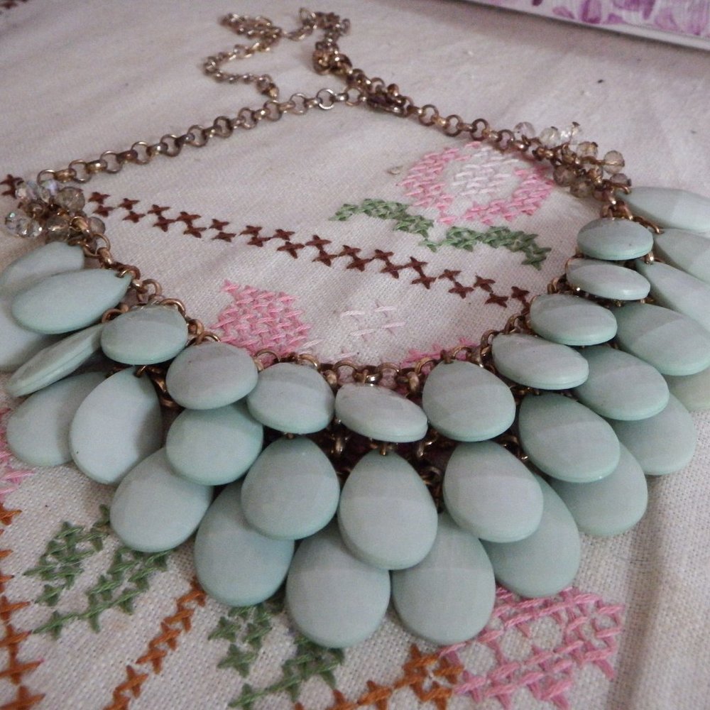 Bib Necklace Tear Drop Shape Sea Glass Seafoam Green Color Pretty 11"